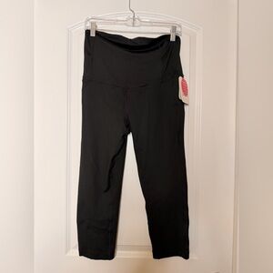 Maternity Active Capri Leggings Crossover Panel Stretch Comfort Size M NWT